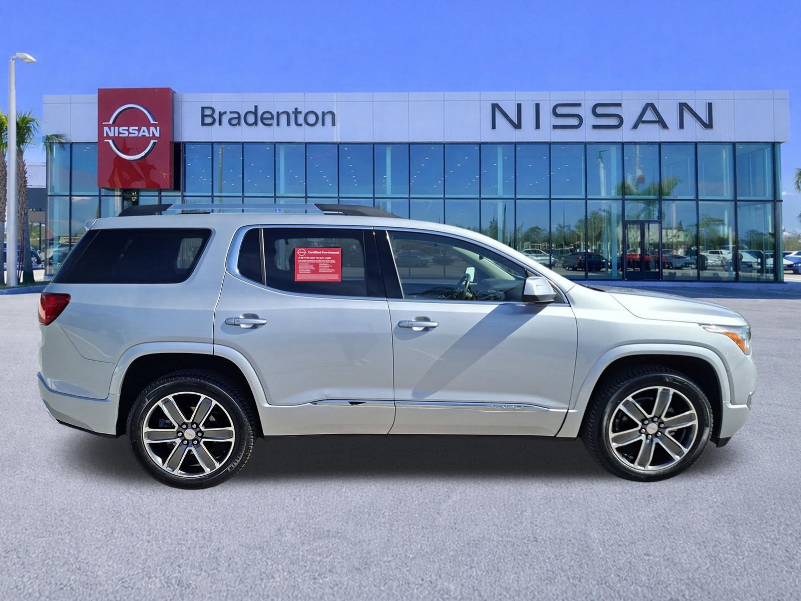 Used 2019 GMC Acadia Denali w/ Technology Package FWD image 4