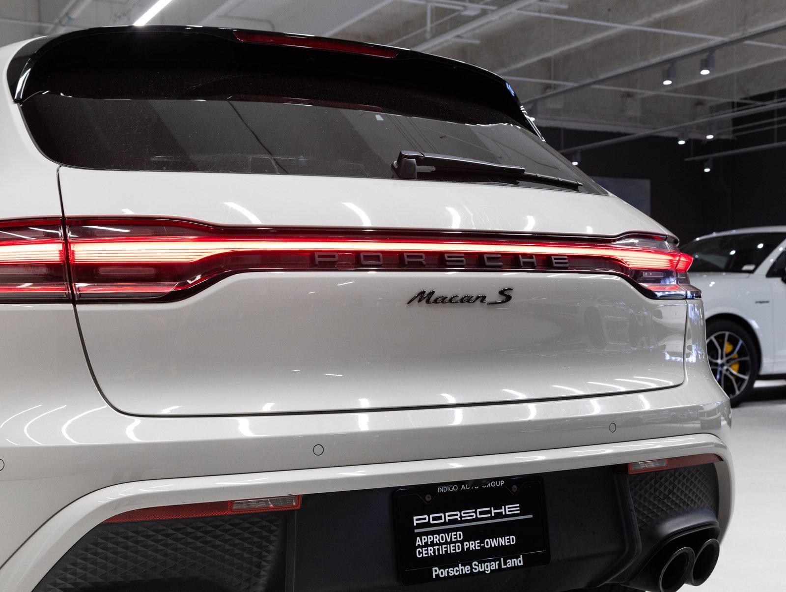 Certified 2023 Porsche Macan S AWD/4WD image 32