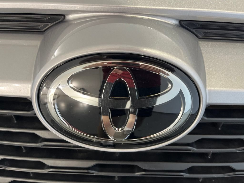 Used 2025 Toyota RAV4 LE AWD/4WD image 34