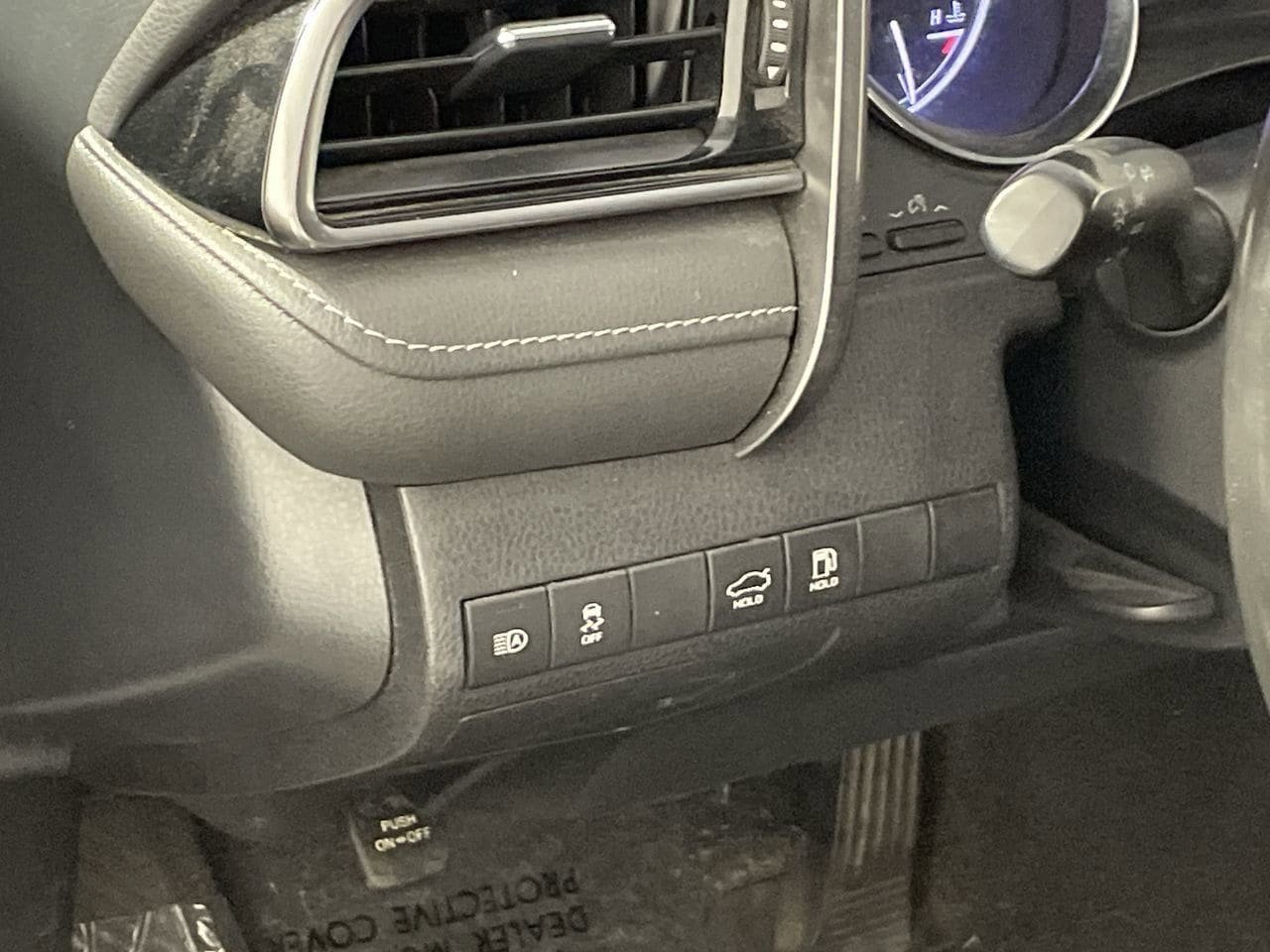 Used 2020 Toyota Camry SE FWD image 13