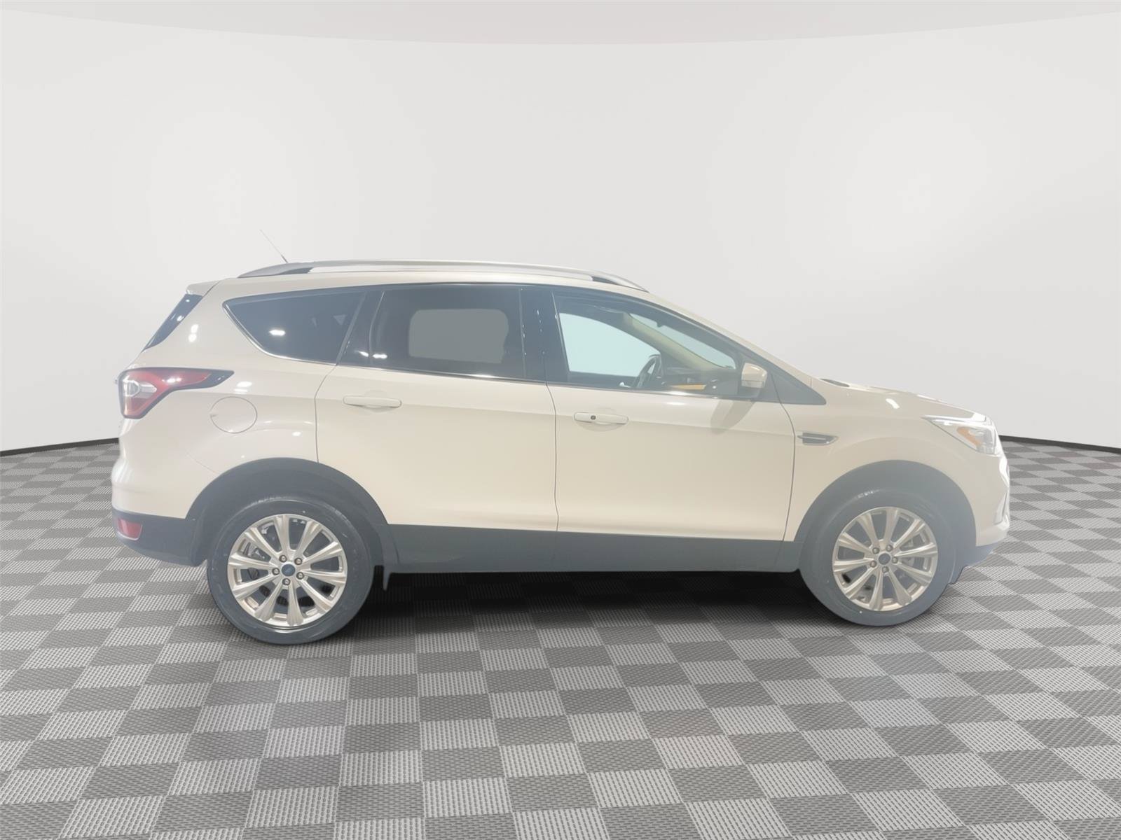Used 2018 Ford Escape Titanium w/ Ford Safe & Smart Package AWD/4WD image 6