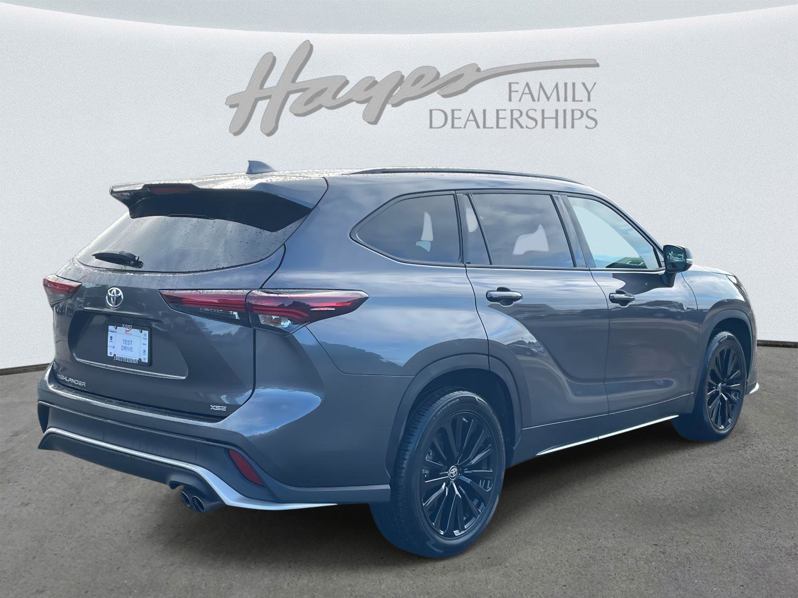 Used 2024 Toyota Highlander XSE image 23