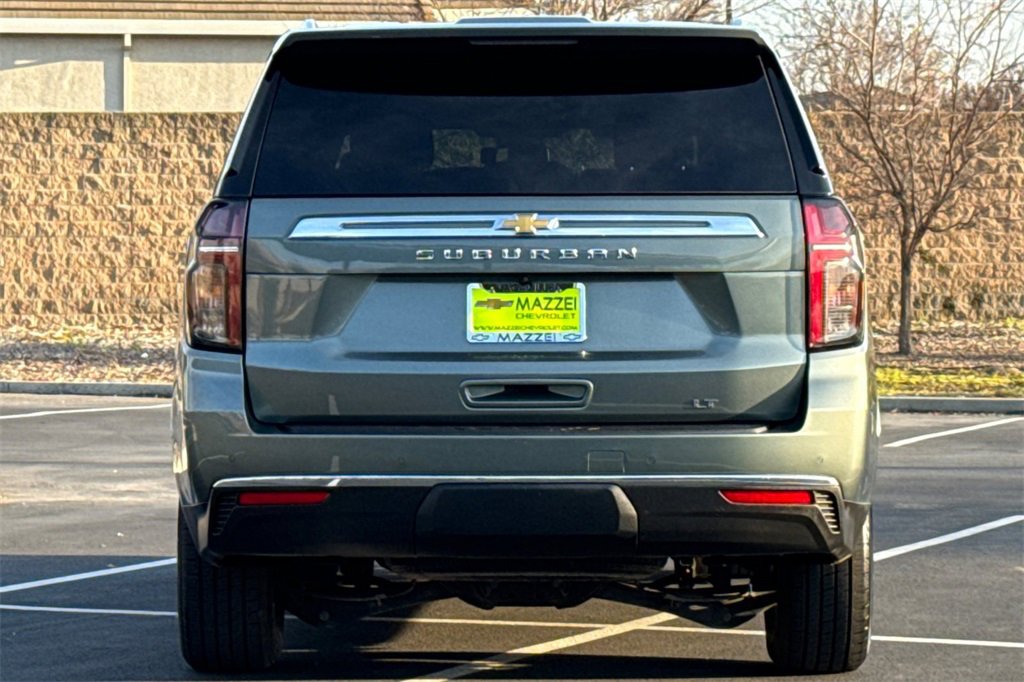 Used 2024 Chevrolet Suburban LT image 11
