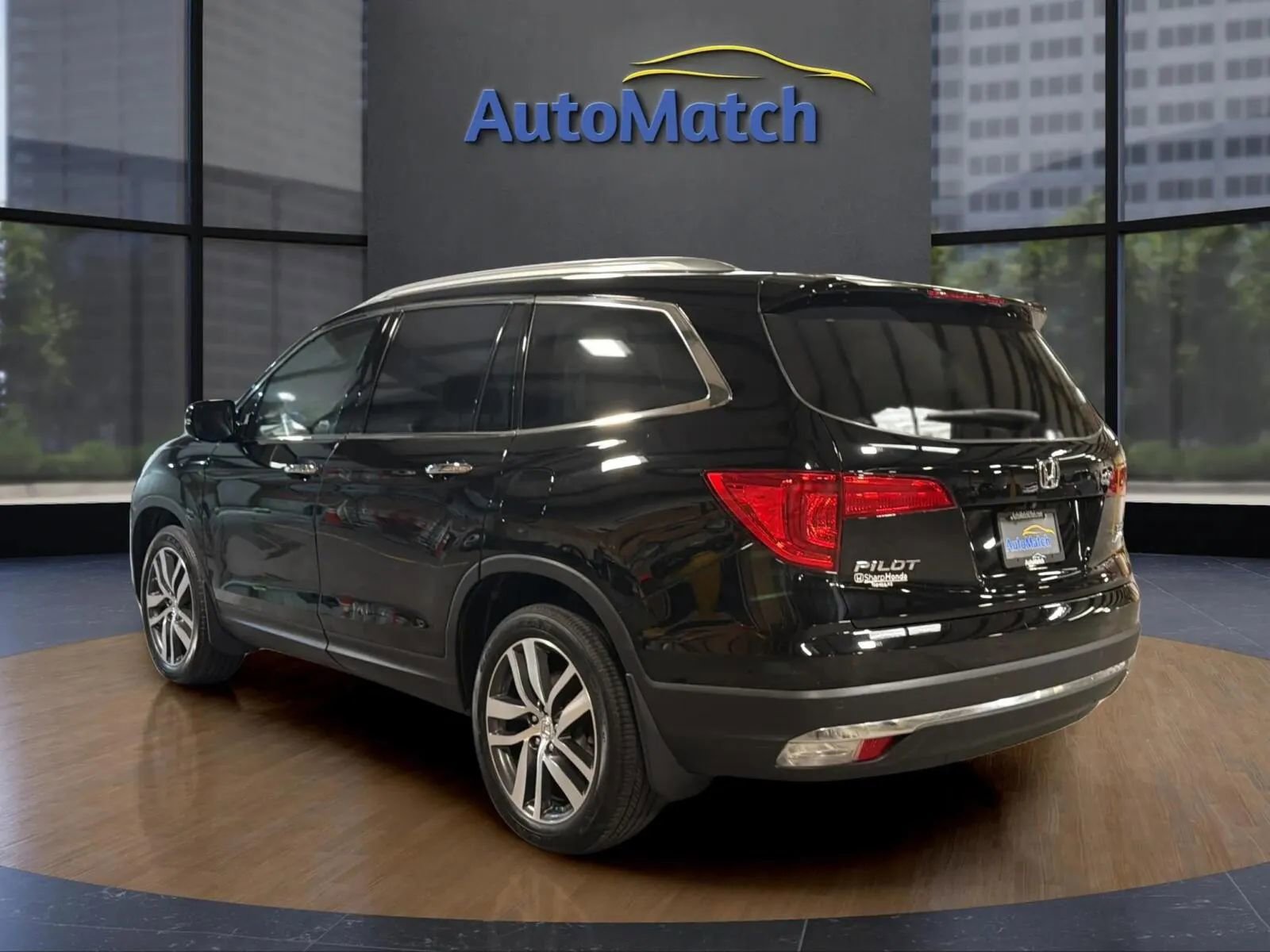 Used 2018 Honda Pilot Touring image 8