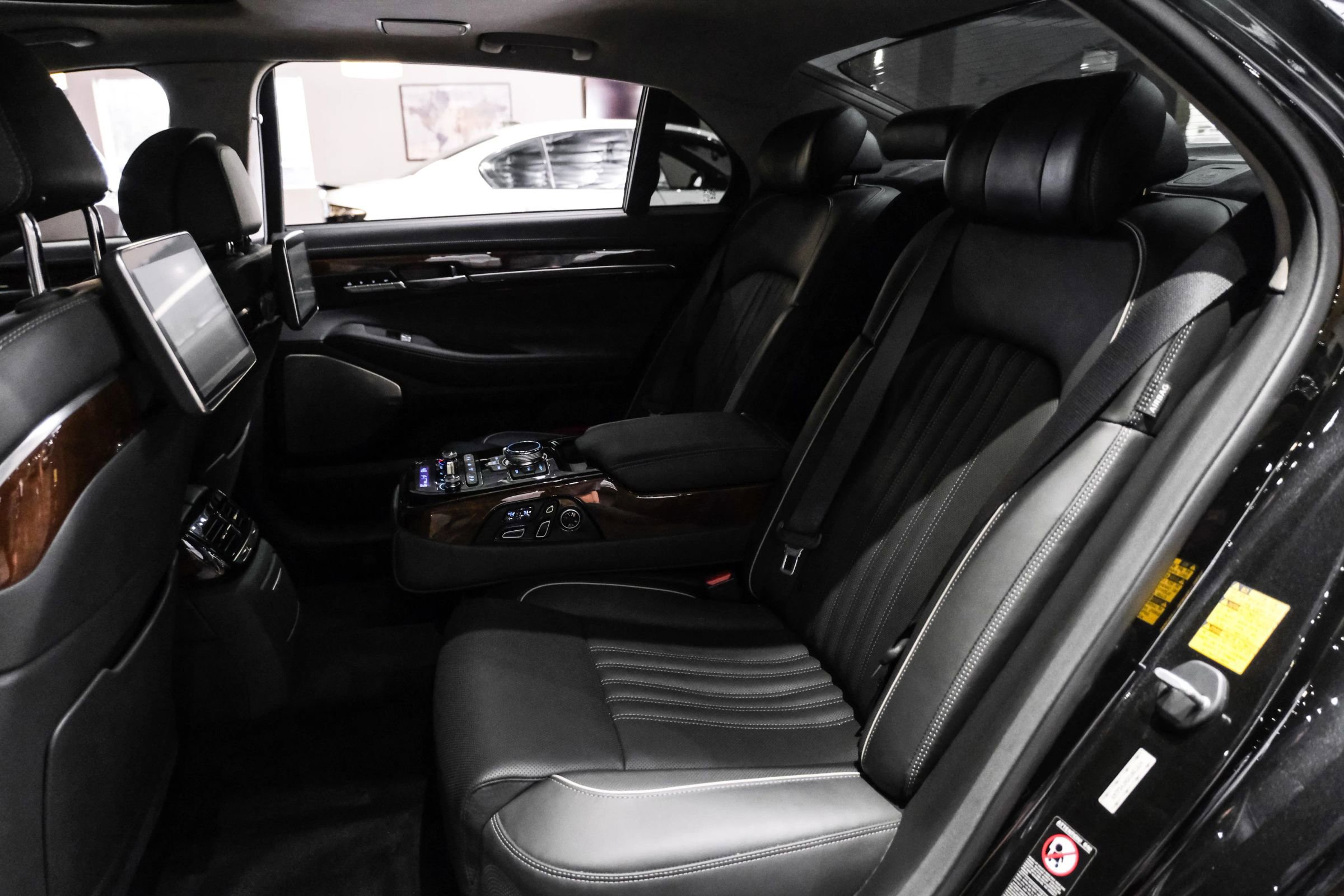 Used 2019 Genesis G90 5.0 Ultimate RWD image 41