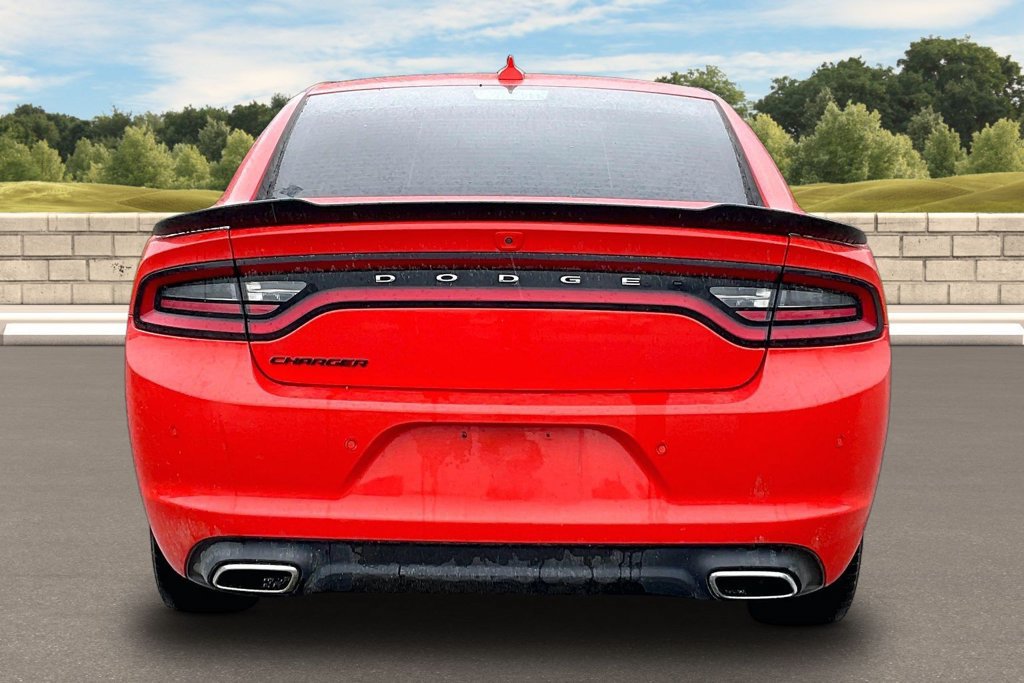 Used 2017 Dodge Charger SXT w/ AWD Plus Group image 4