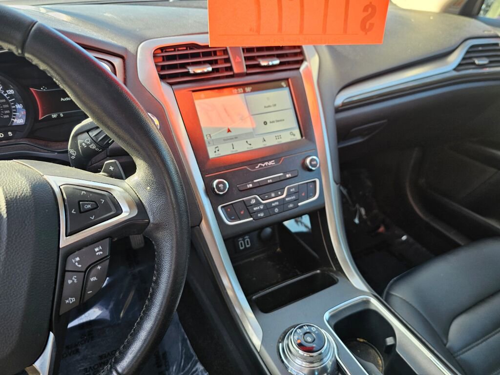Used 2019 Ford Fusion SEL image 27