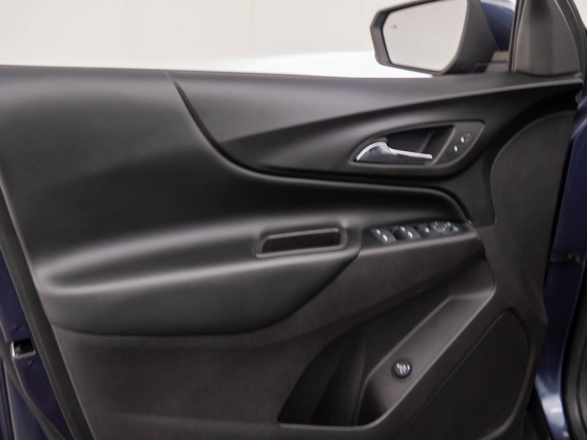 Used 2019 Chevrolet Equinox LT image 12