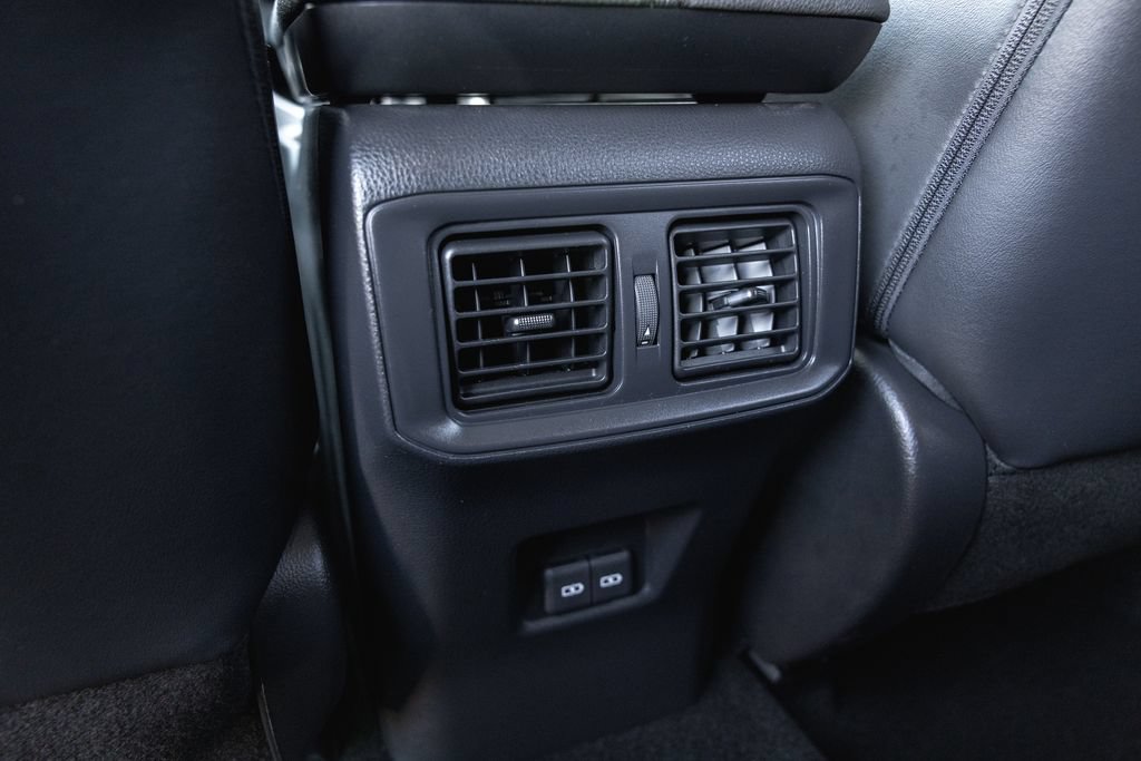 Used 2022 Toyota RAV4 XLE Premium AWD/4WD image 29
