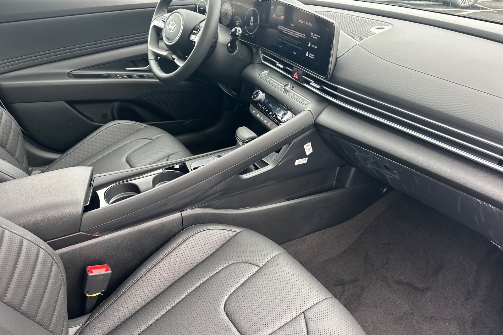 New 2026 Hyundai Elantra Limited FWD image 16