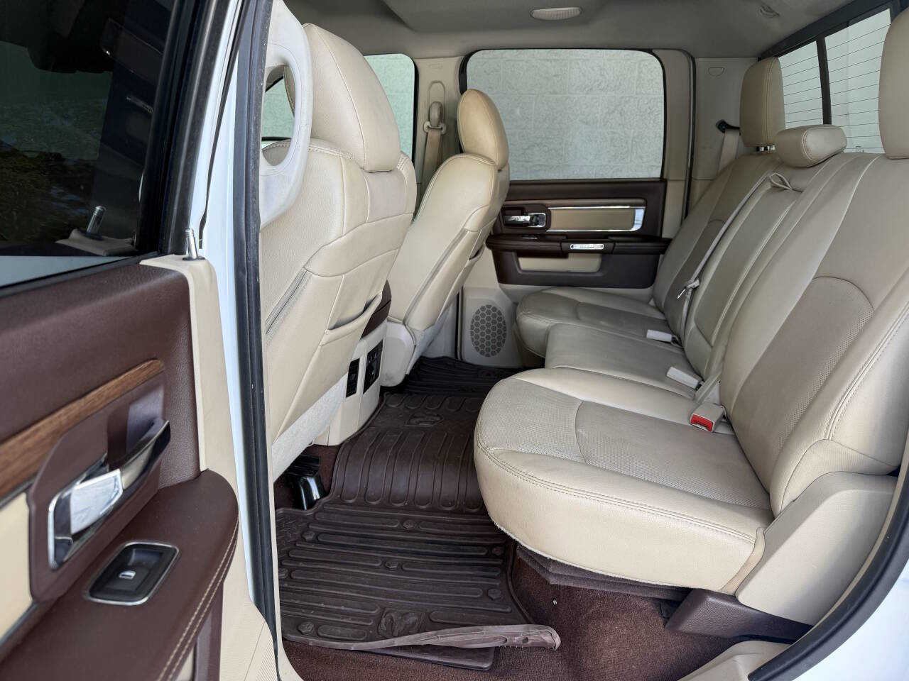 Used 2014 RAM 1500 Laramie w/ Convenience Group image 5