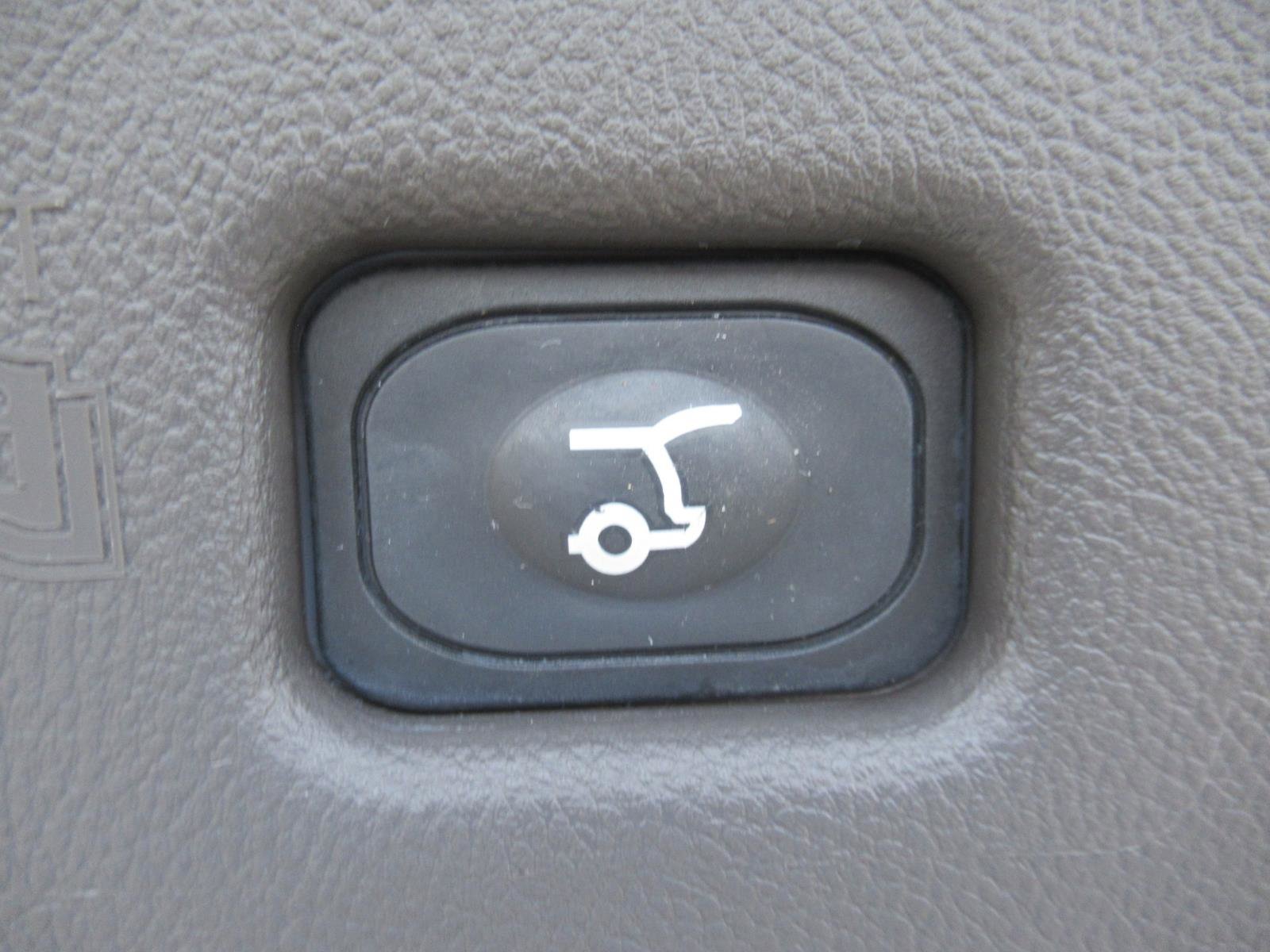 Used 2022 Lincoln Nautilus FWD w/ Premium Package image 34