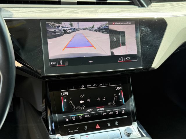 Used 2021 Audi e-tron Premium Plus w/ Premium Plus Package AWD/4WD image 18