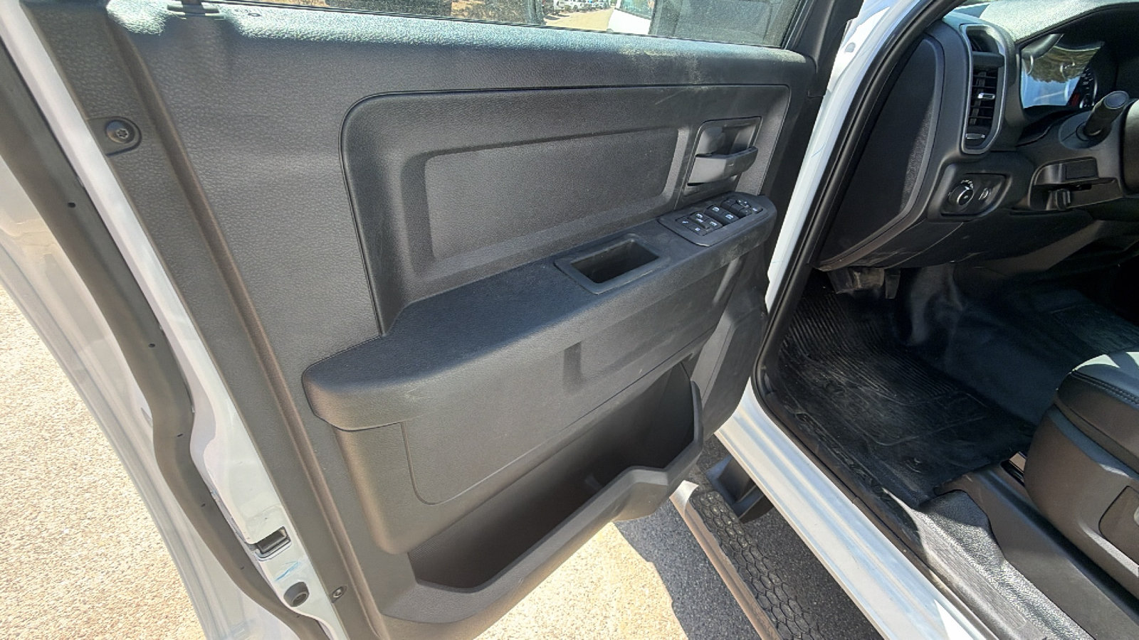 New 2026 RAM 5500 Tradesman w/ Chrome Appearance Group AWD/4WD image 14