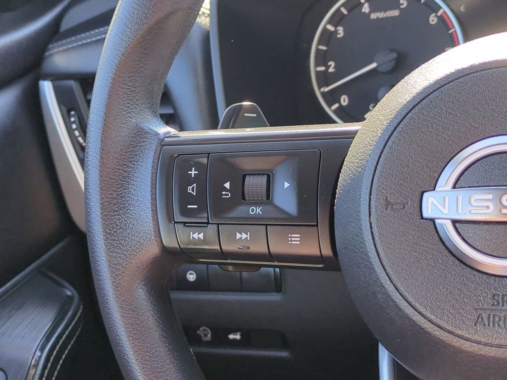 Used 2024 Nissan Rogue SV image 18