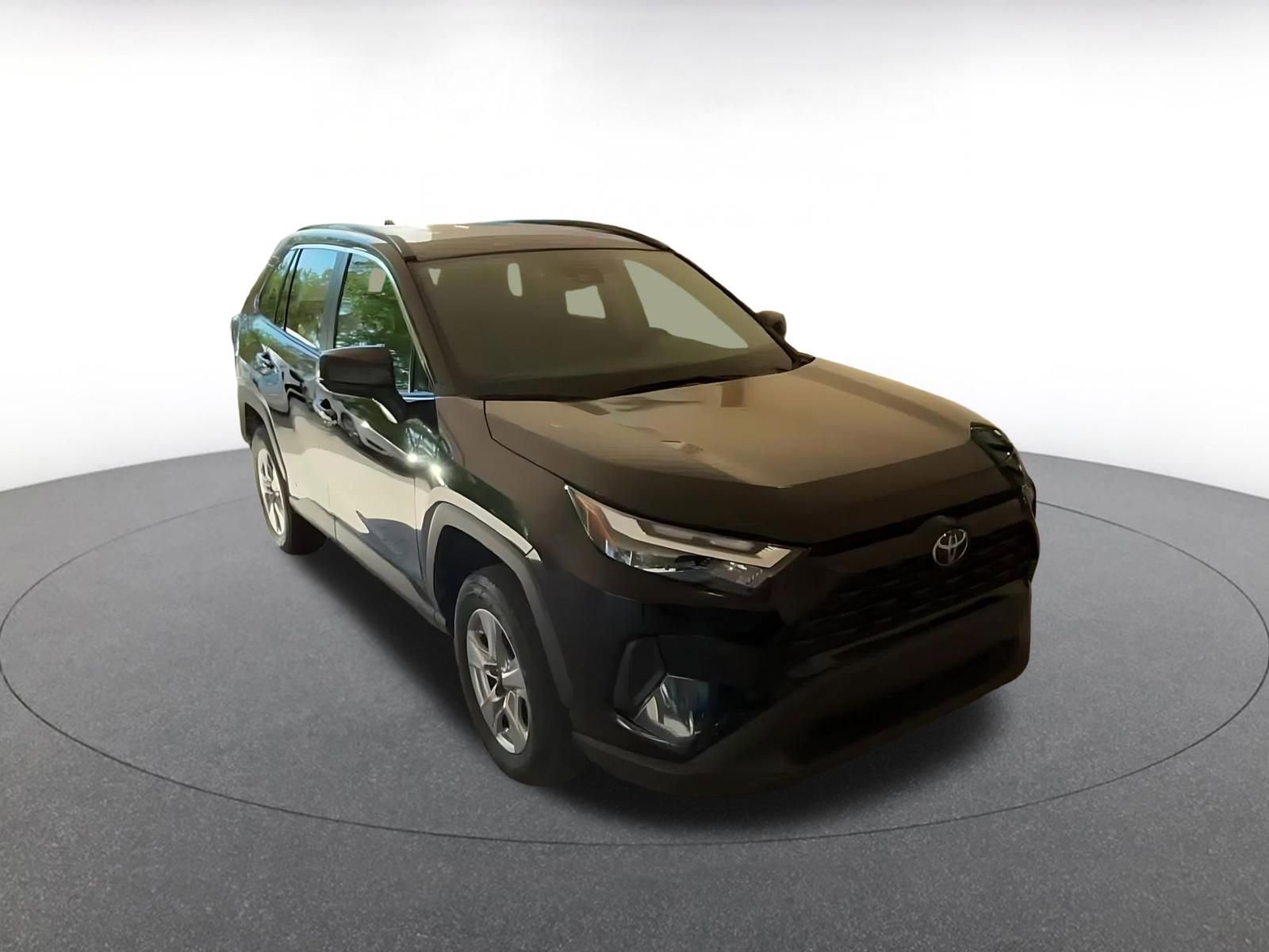Used 2025 Toyota RAV4 LE AWD/4WD image 3