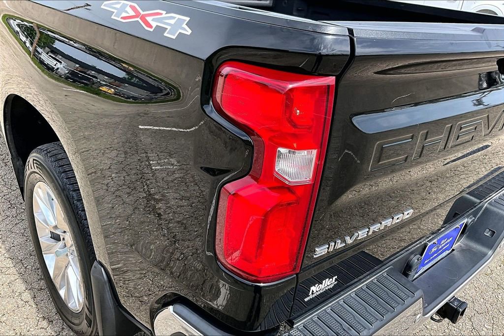 Used 2022 Chevrolet Silverado 1500 LTZ w/ LTZ Premium Package AWD/4WD image 31