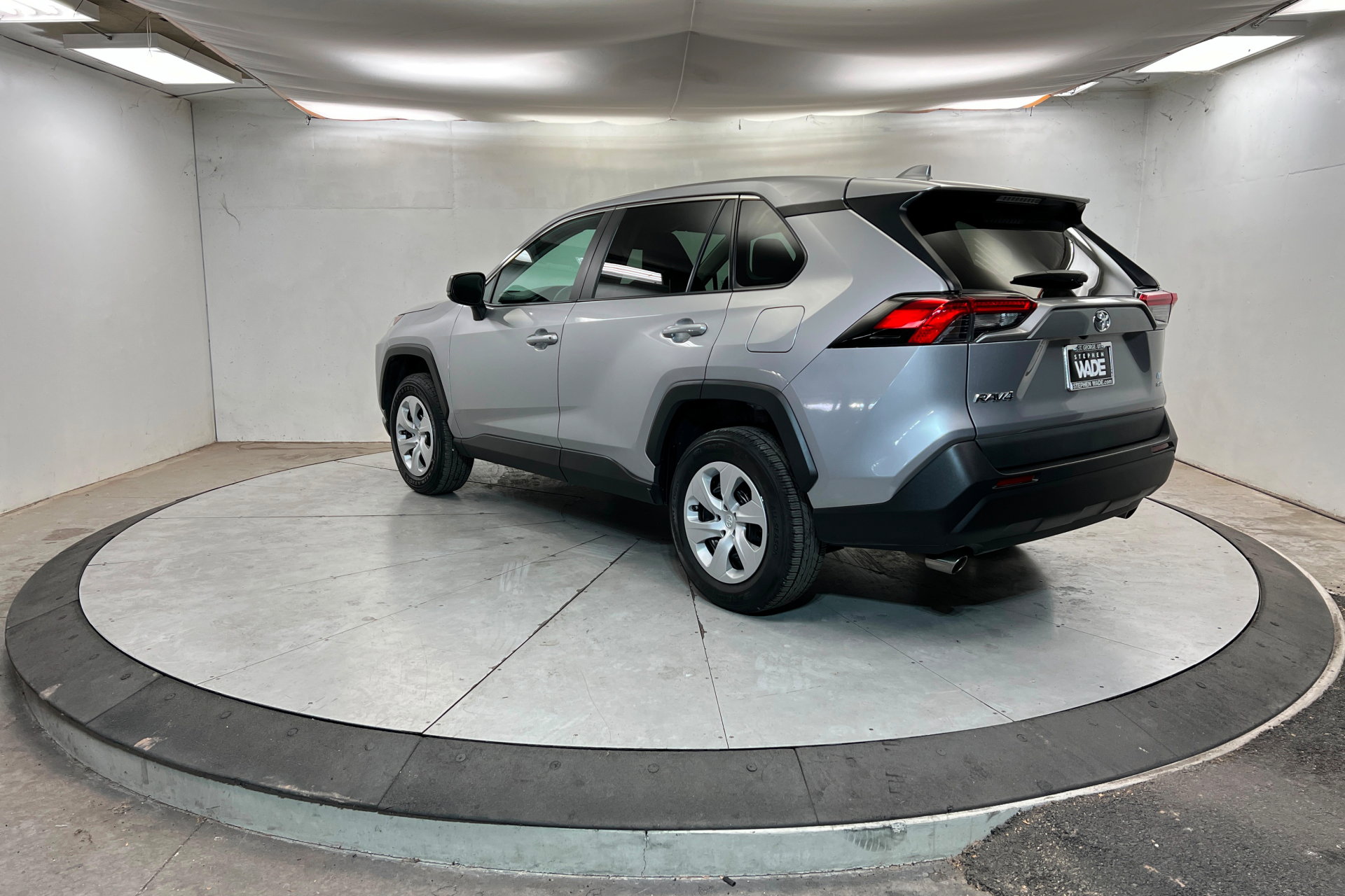 Used 2024 Toyota RAV4 LE image 3