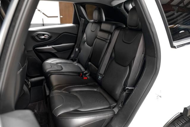 Used 2019 Jeep Cherokee Limited w/ Luxury Group AWD/4WD image 40