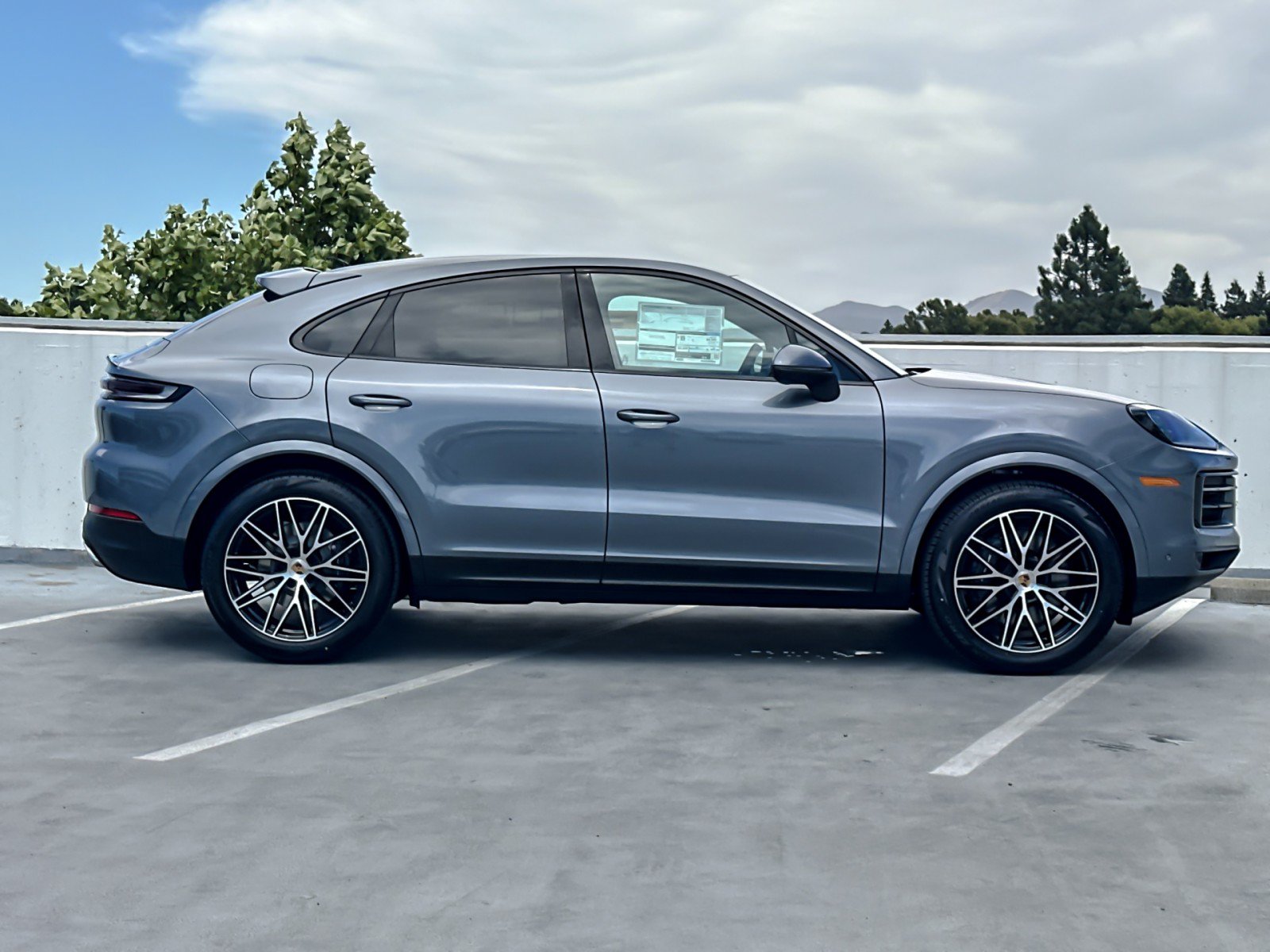 New 2026 Porsche Cayenne Coupe AWD/4WD image 9