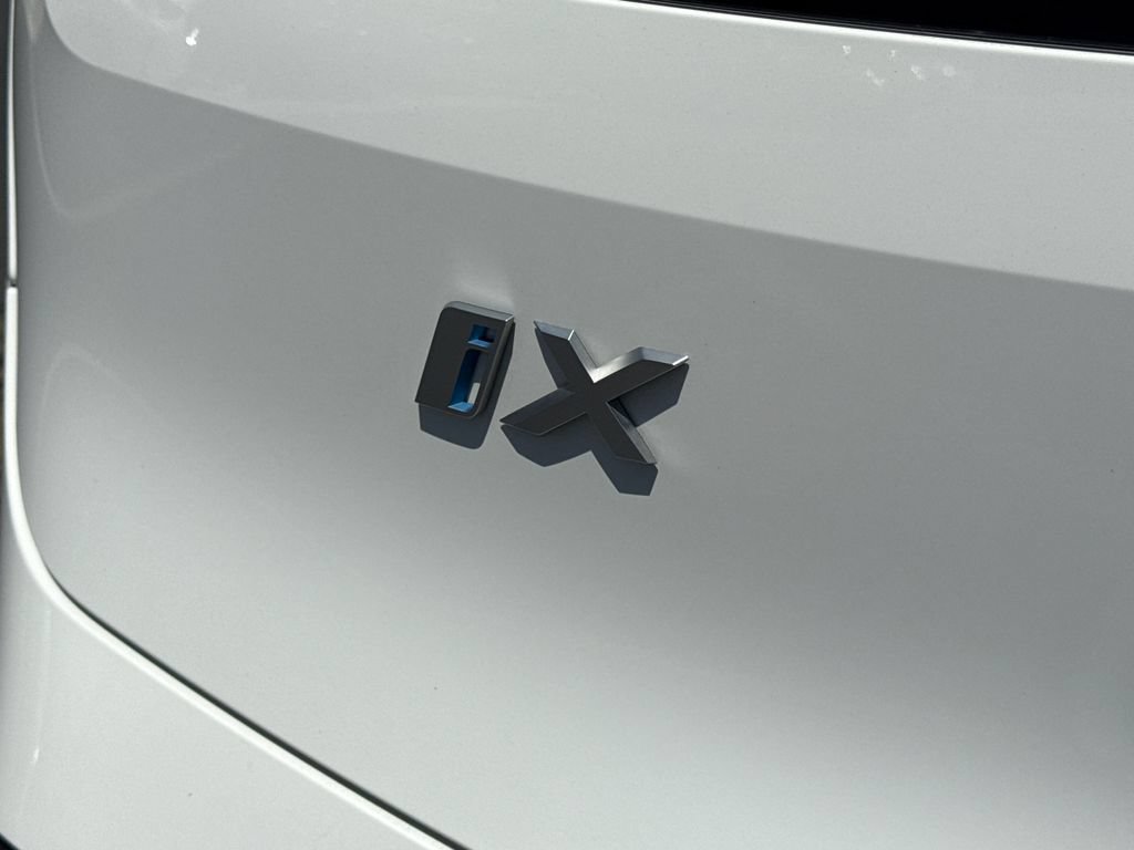Certified 2023 BMW iX xDrive50 w/ Premium Package AWD/4WD image 10