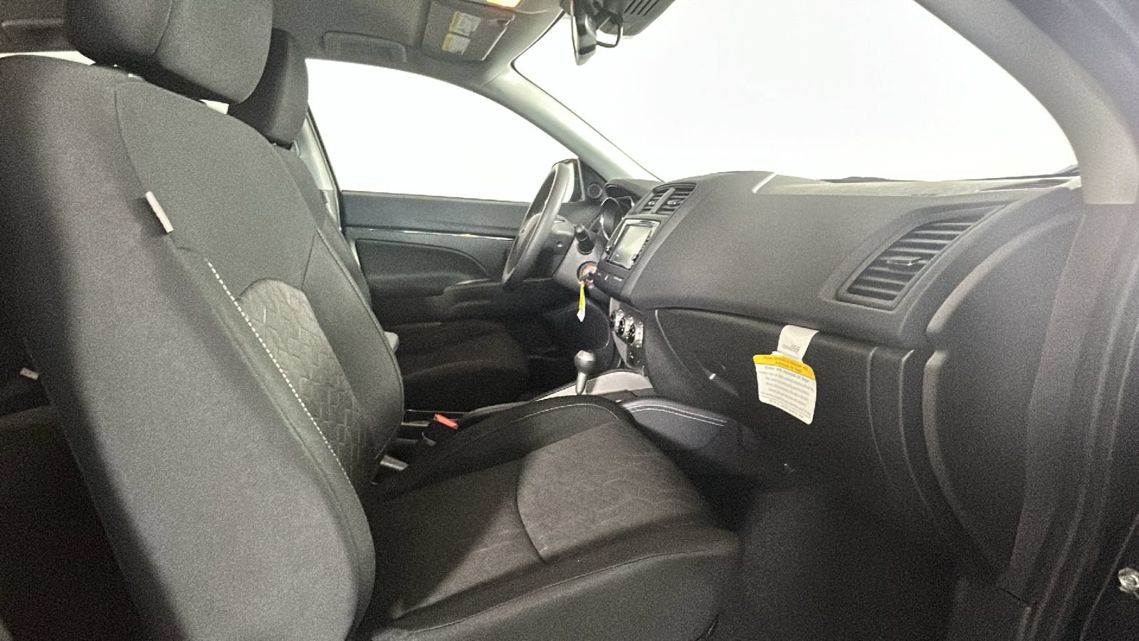 Used 2025 Mitsubishi Outlander Sport AWD image 28