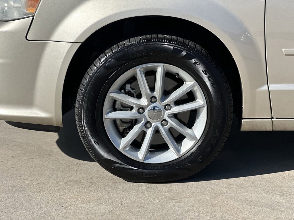 Used 2014 Dodge Grand Caravan SXT w/ UConnect Hands-Free Group image 29