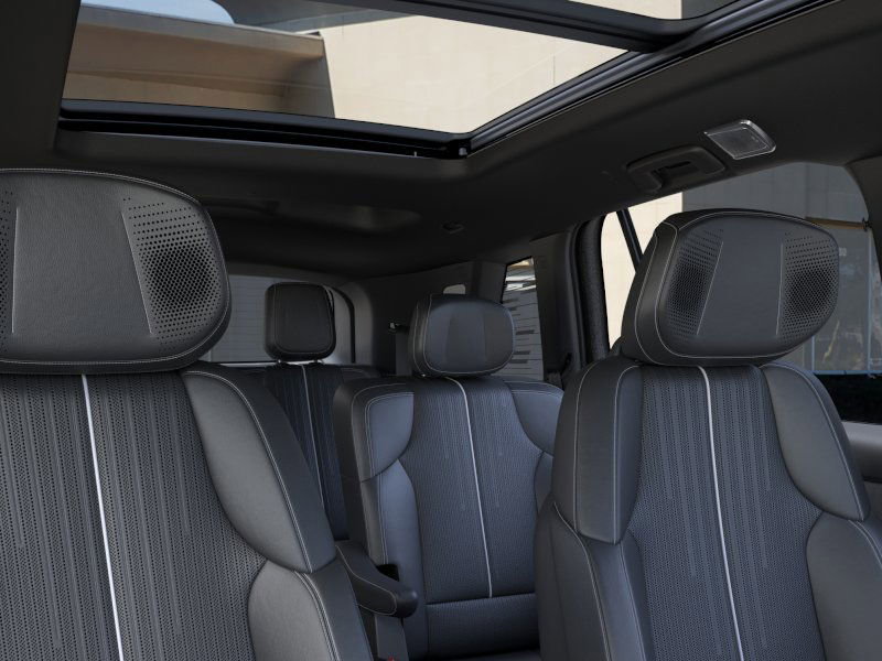 New 2026 Cadillac Vistiq Luxury w/ LPO, Floor Liner Package image 48