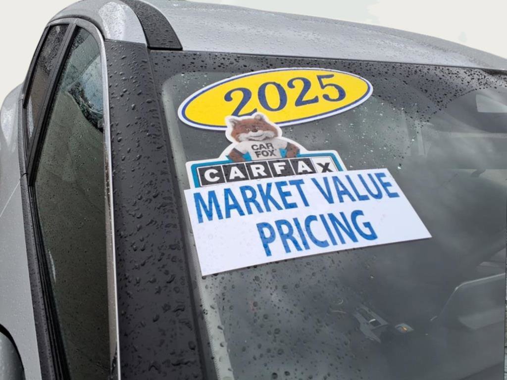 Used 2025 Nissan Rogue SV image 9