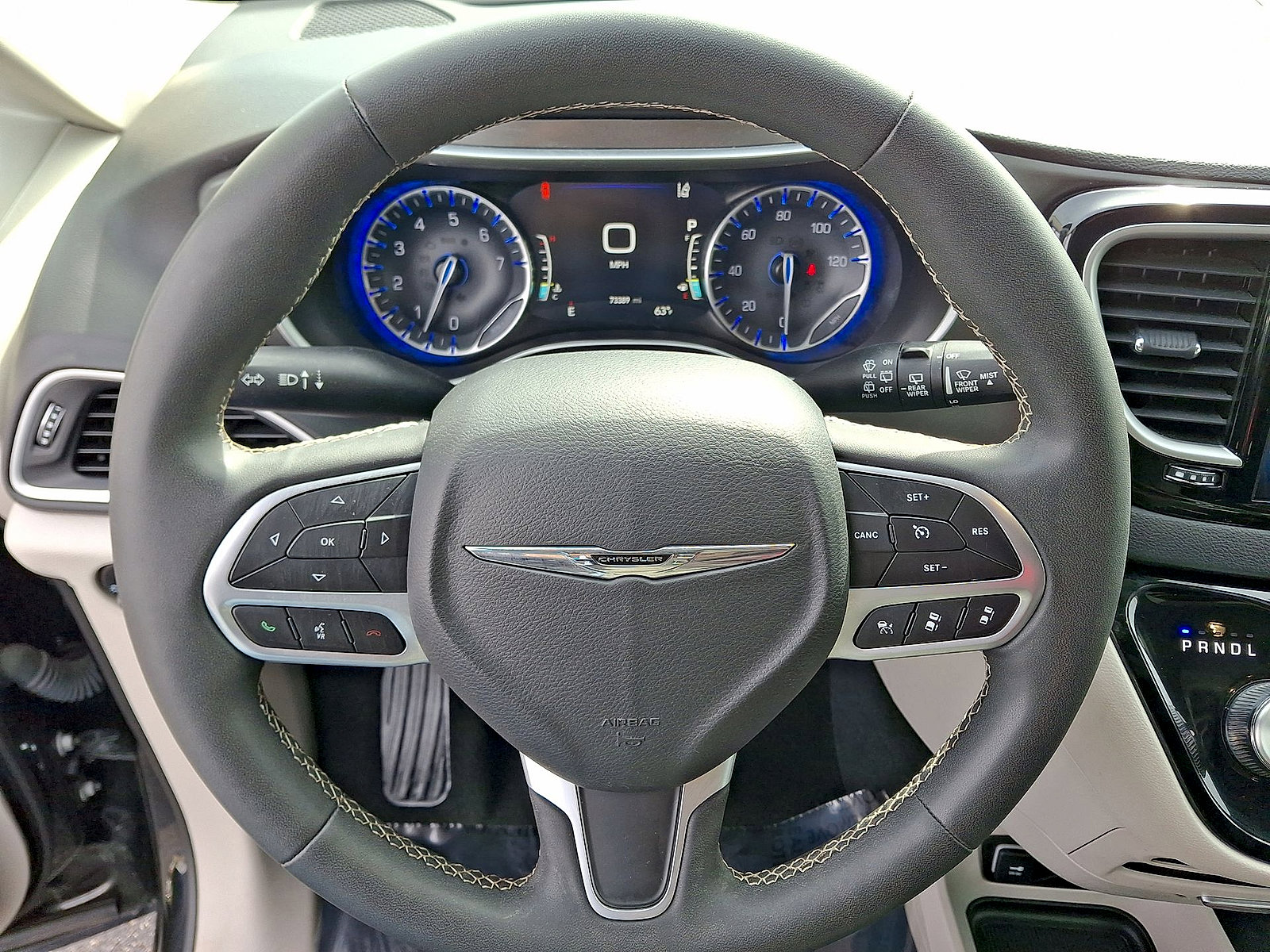 Used 2024 Chrysler Pacifica Touring-L FWD image 16