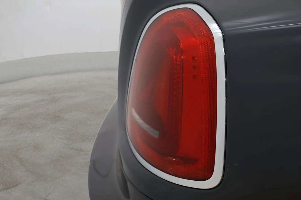 Used 2010 Rolls-Royce Ghost RWD image 22
