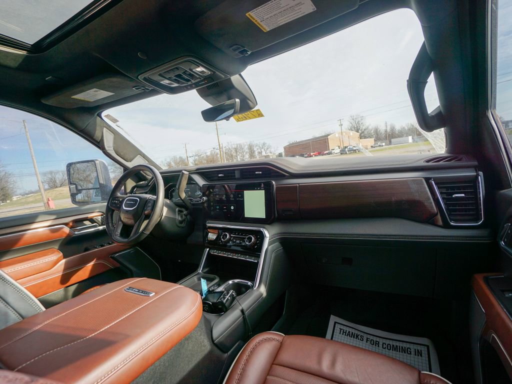 Used 2024 GMC Sierra 2500 Denali Ultimate image 16
