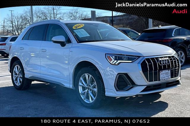 Used 2023 Audi Q3 2.0T Premium w/ Convenience Package image 9