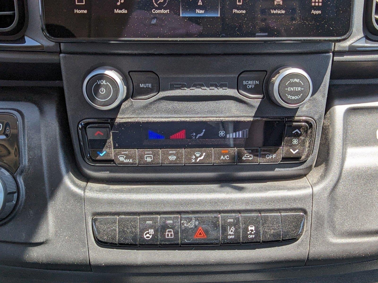 New 2024 RAM ProMaster 3500 w/ Delivery Van Package FWD image 22