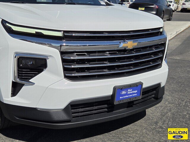 Used 2025 Chevrolet Traverse LT AWD/4WD image 2