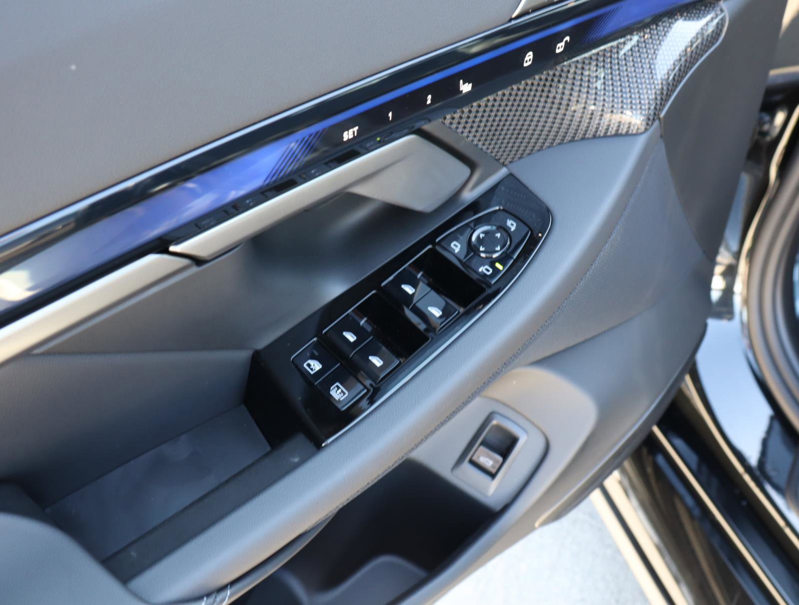 New 2026 BMW M5 image 16