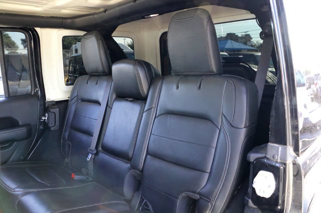 Used 2022 Jeep Wrangler Unlimited Sahara AWD/4WD image 24