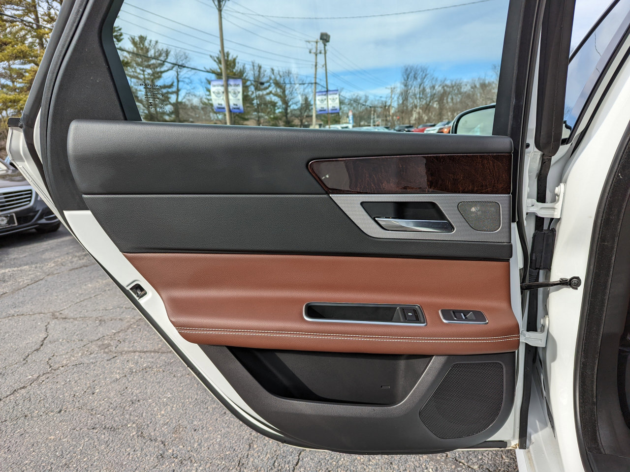 Used 2017 Jaguar XF R-Sport image 34