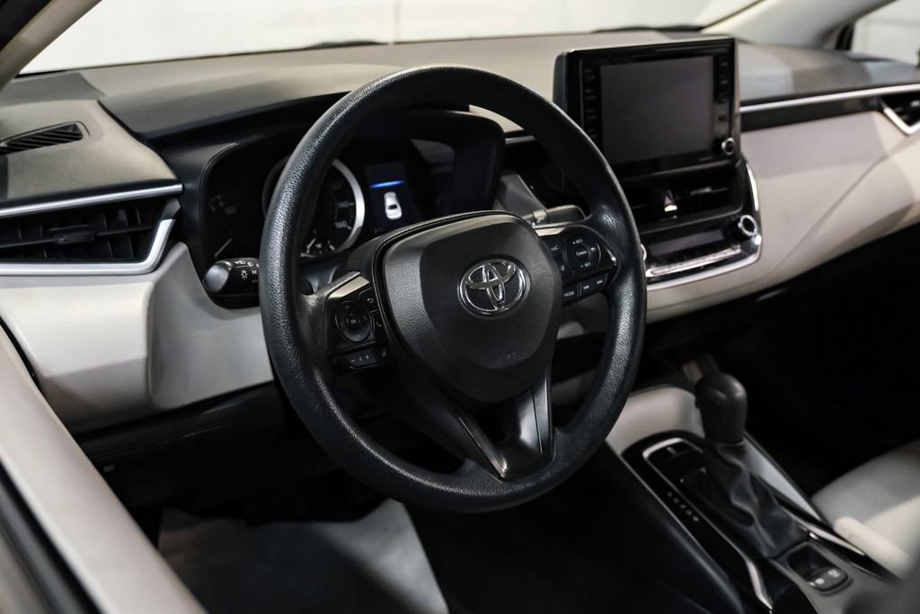 Used 2022 Toyota Corolla LE FWD image 15