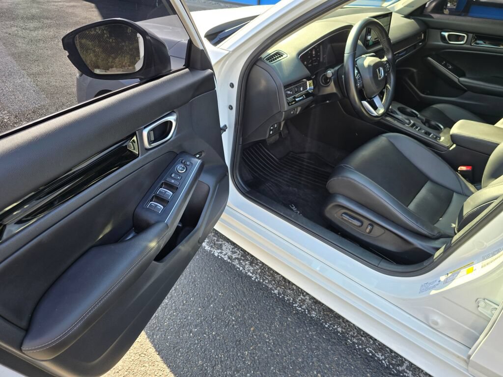 Used 2022 Honda Civic Touring image 14