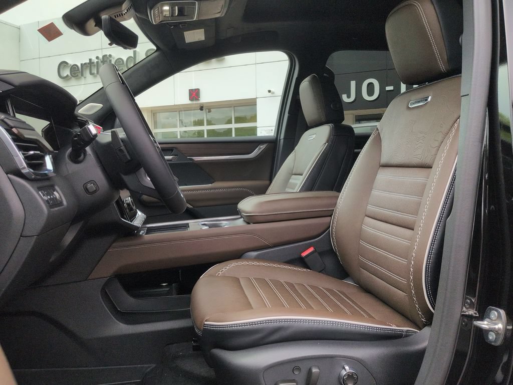 New 2026 GMC Acadia Denali Ultimate w/ LPO, Floor Liner Package AWD/4WD image 12