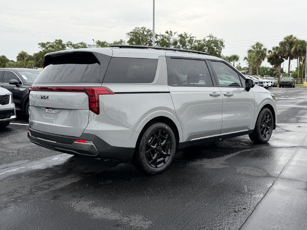 New 2026 Kia Carnival SX w/ SX Dark Edition Package FWD image 4