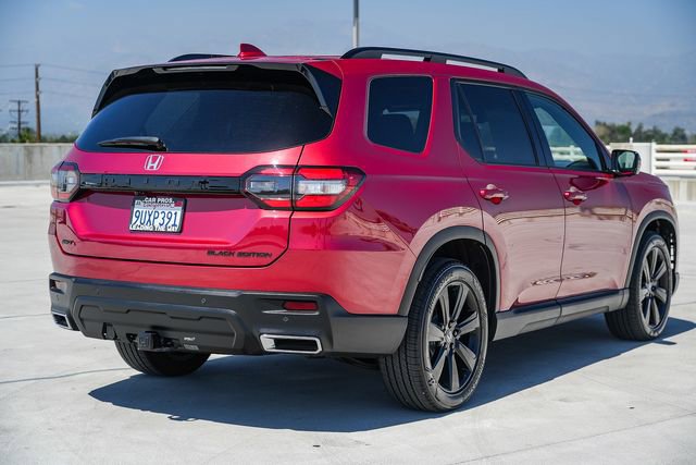 Certified 2025 Honda Pilot Black Edition image 10