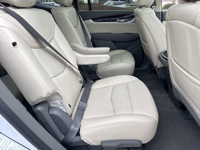 Used 2025 Cadillac XT6 Premium Luxury image 10