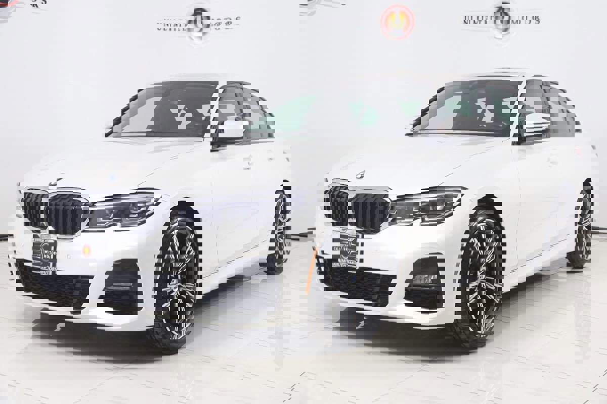 Used 2022 BMW 330i xDrive Sedan w/ M Sport Package image 5