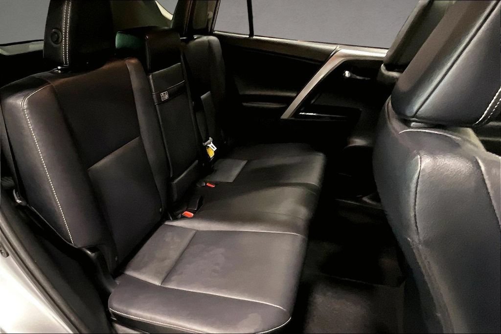 Used 2018 Toyota RAV4 Limited AWD/4WD image 24