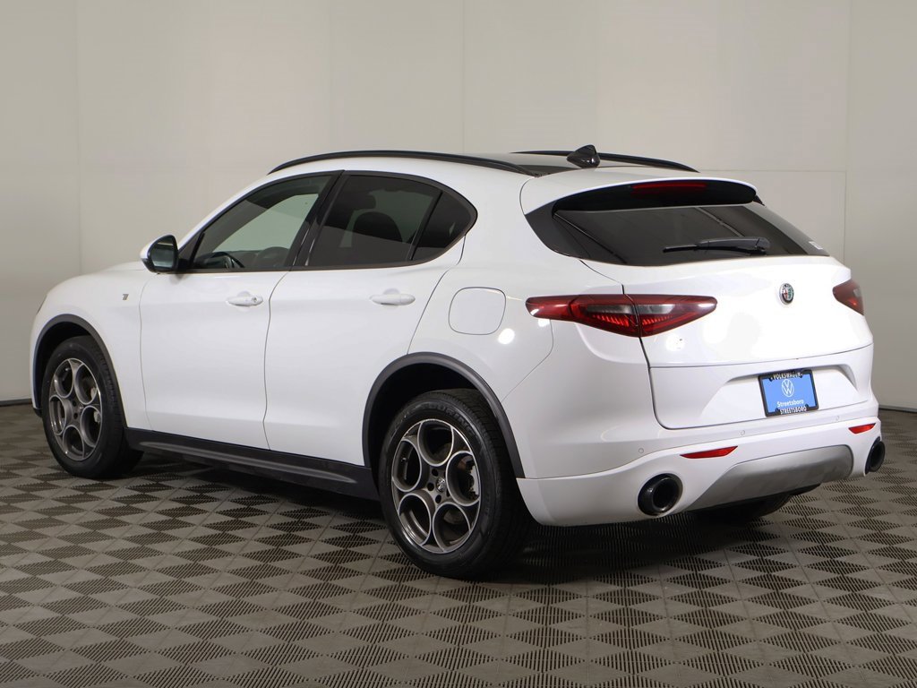 Used 2022 Alfa Romeo Stelvio Ti image 10