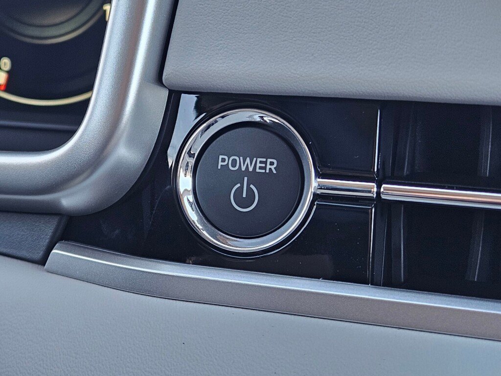 New 2025 Mitsubishi Outlander SEL image 24