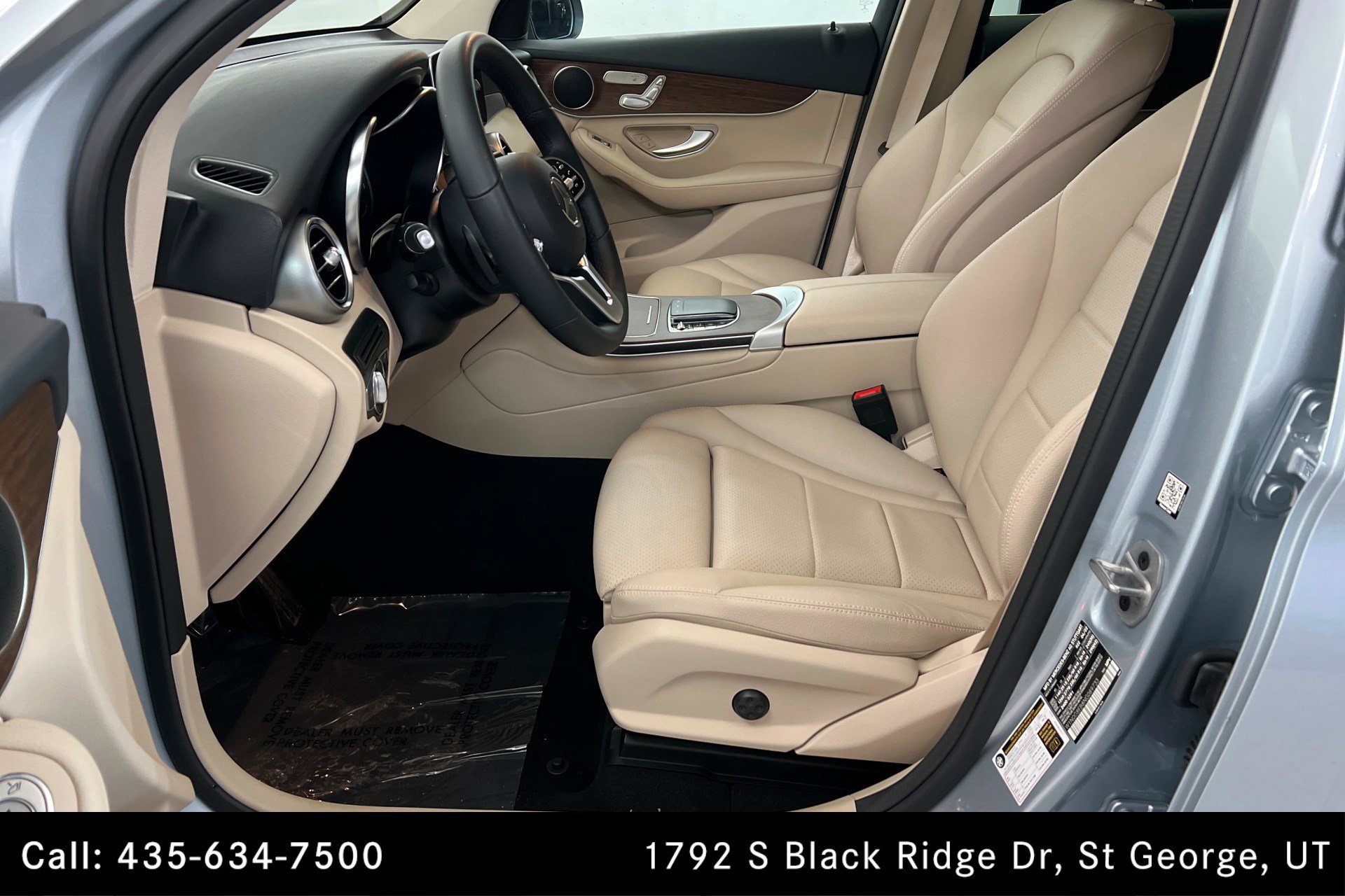 Certified 2022 Mercedes-Benz GLC 300 4MATIC w/ Premium Package Lite image 17