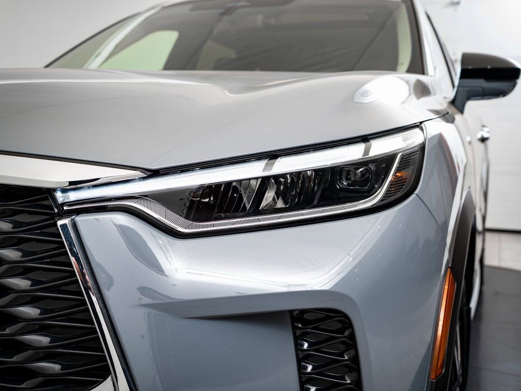 Used 2025 INFINITI QX60 Sensory image 16